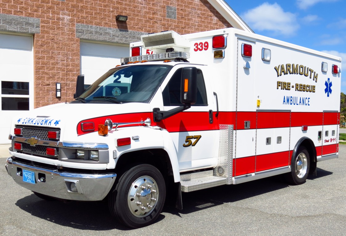 Yarmouth_Ambulance_57_2013.jpg